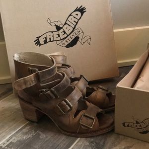 Amazing Freebird gladiator sandals